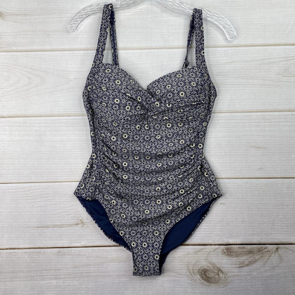 Nip Tuck Women’s One Piece Swimsuit Sz S Blue Floral Slimming Multi Fit Cup